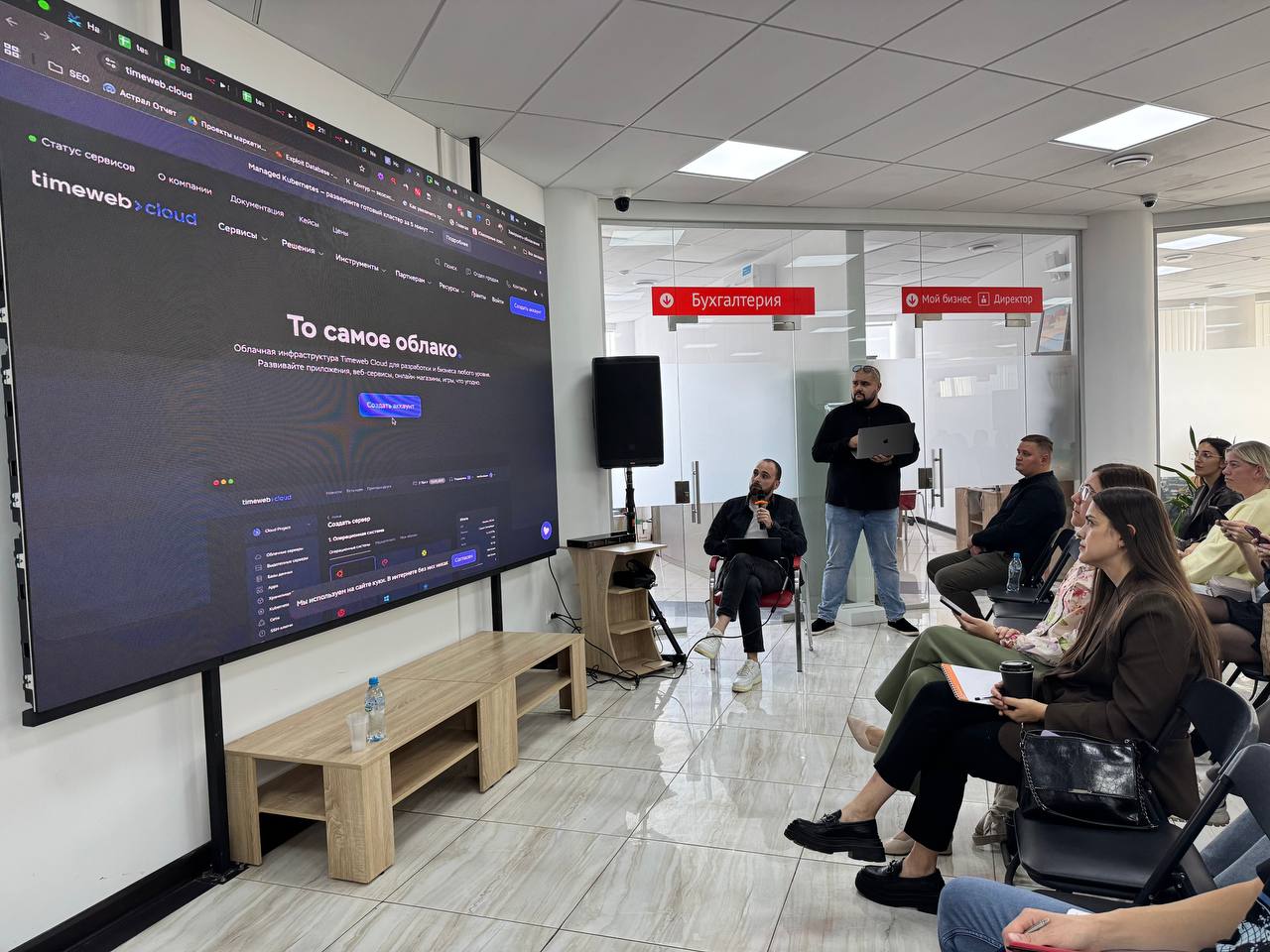 Выступление спикером — Доклад на закрытой профильной конференции по ИИ-автоматизации рутинных бизнес-процессов в SEO